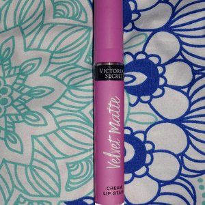 Victoria's Secret Velvet Matte Cream Lip Stain